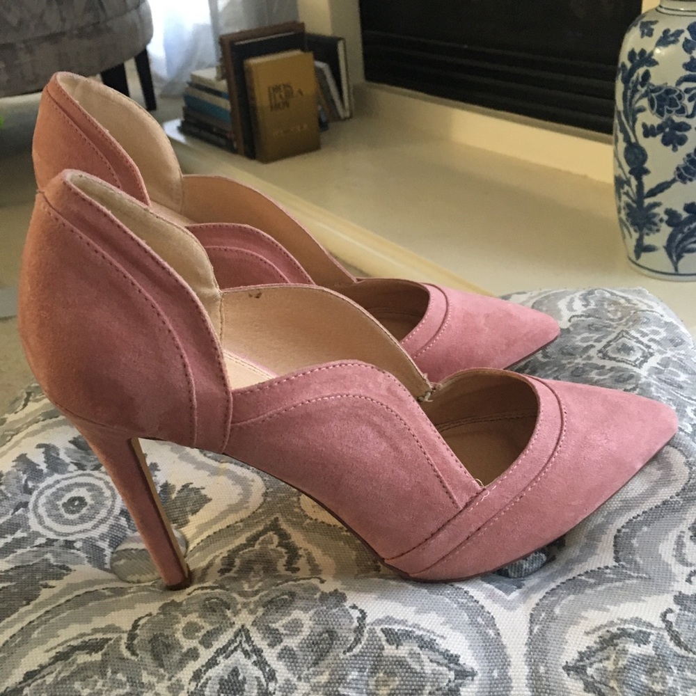 Journee Collection Blush Pink Cut Out Pumps